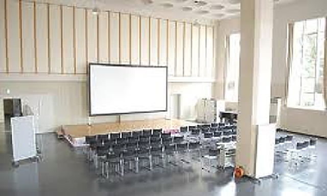 イベントホール内観